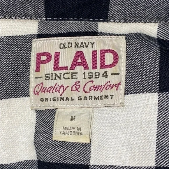 Old Navy Button down blouse -plaid- - Picture 6 of 7